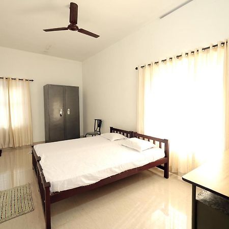 Daffodil Rooms - Non Ac Tellicherry Esterno foto
