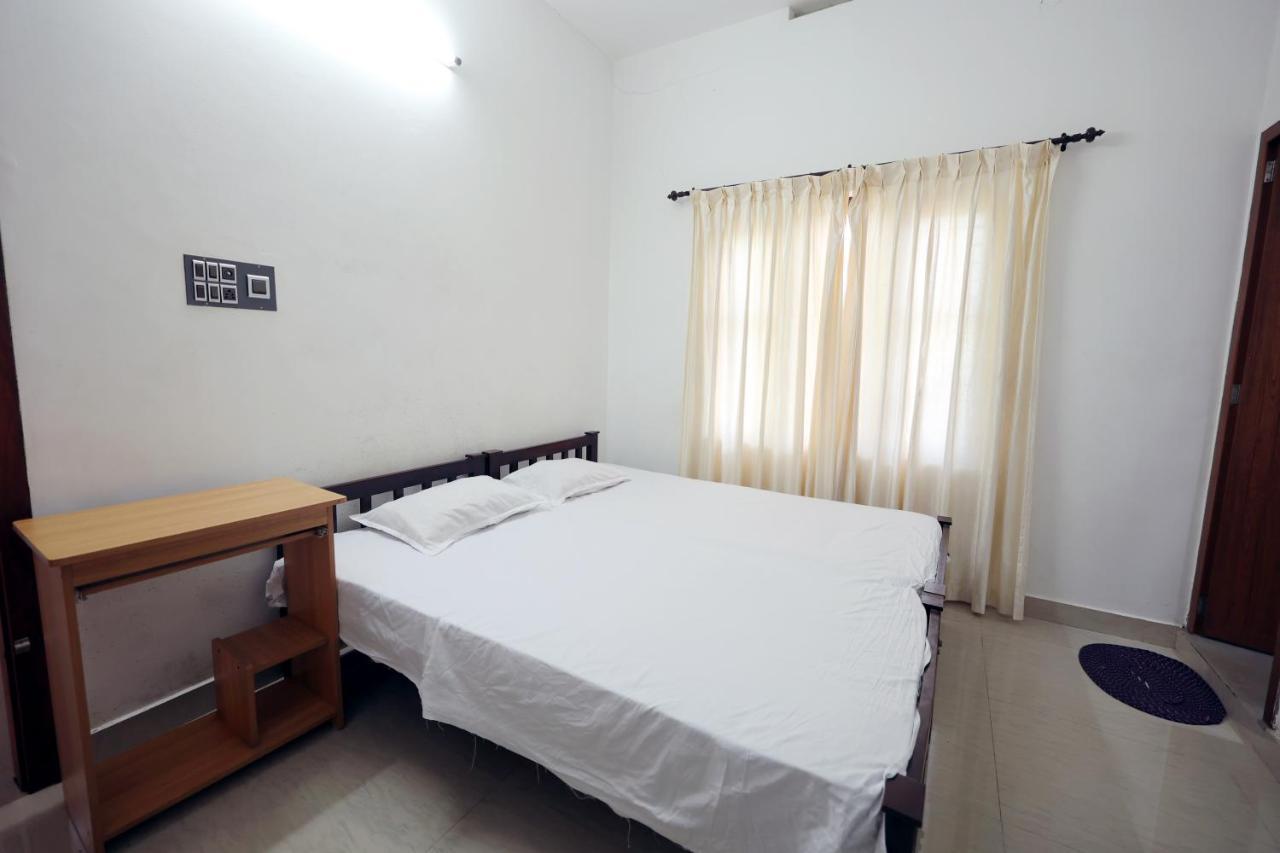 Daffodil Rooms - Non Ac Tellicherry Esterno foto