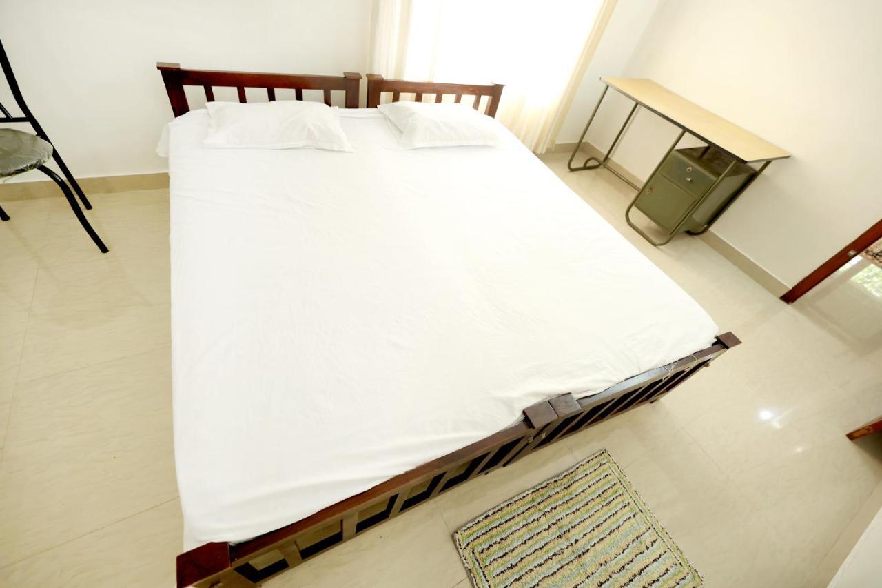 Daffodil Rooms - Non Ac Tellicherry Esterno foto