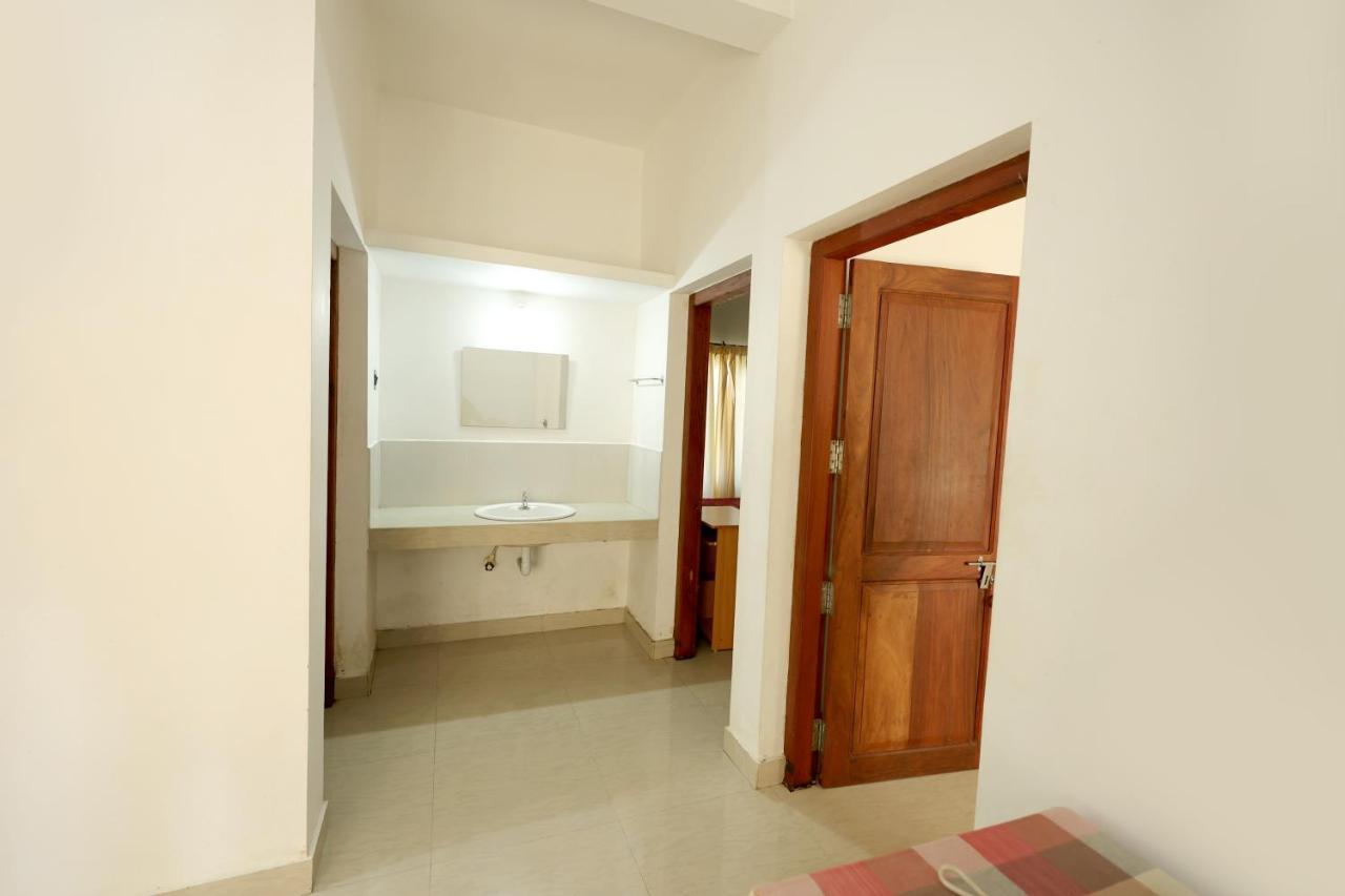 Daffodil Rooms - Non Ac Tellicherry Esterno foto